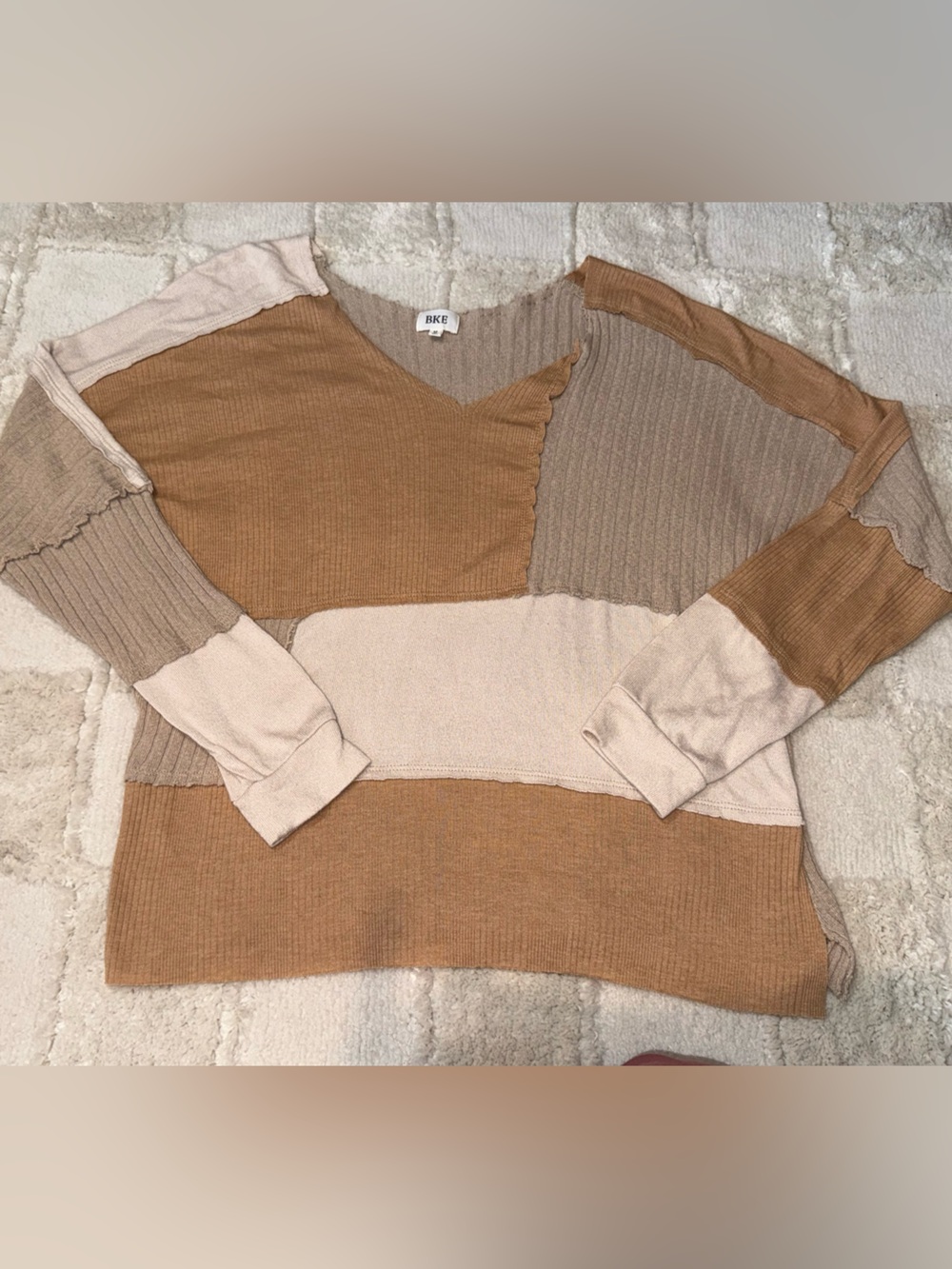 BKE Neutral Colorblock patchwork V-Neck Women’s Sweater Size M